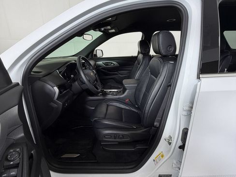 Used 2023 Chevrolet Traverse LT FWD image 10