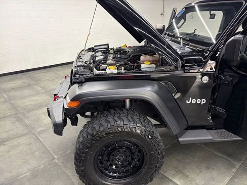 Used 2021 Jeep Wrangler Sport AWD/4WD image 34