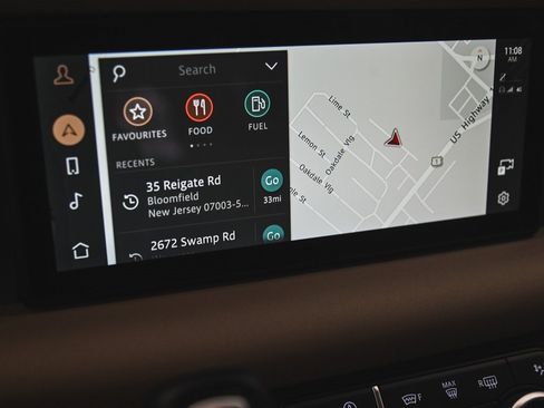 Used 2023 Land Rover Defender 110 X-Dynamic SE image 19