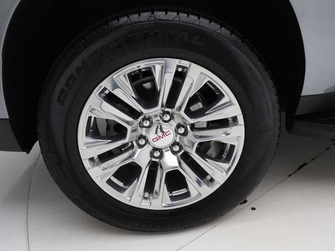 Used 2025 GMC Yukon XL Denali image 10
