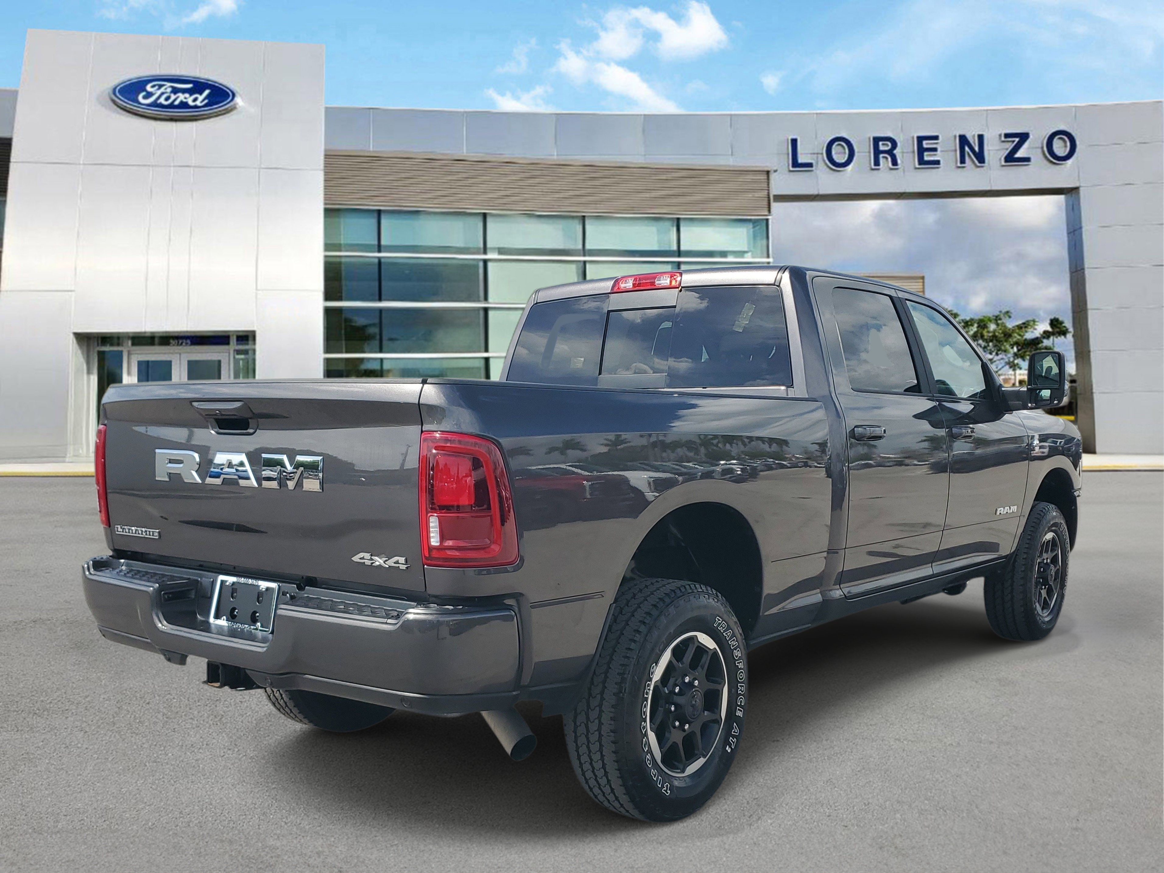Used 2026 RAM 2500 Laramie AWD/4WD image 5