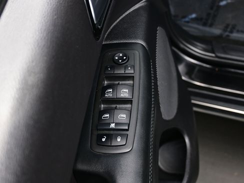 Used 2022 Dodge Durango SXT image 11