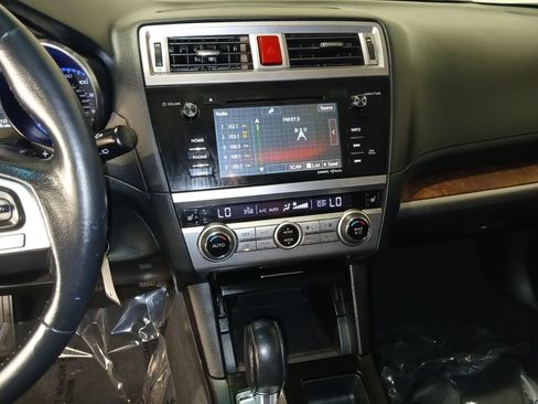Used 2015 Subaru Outback 2.5i Limited AWD/4WD image 17