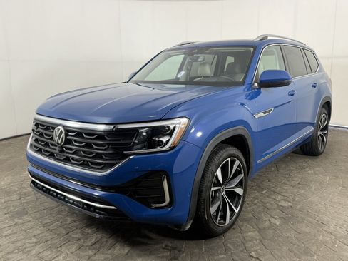 Used 2026 Volkswagen Atlas SEL Premium R-Line AWD/4WD image 3