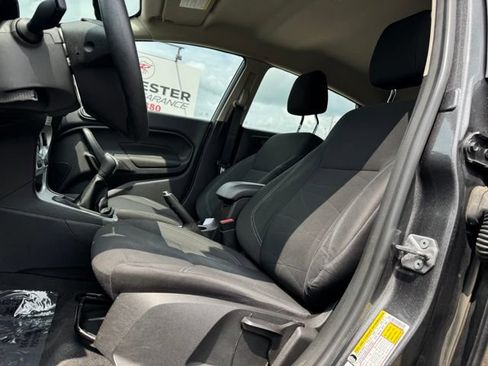 Used 2018 Ford Fiesta SE w/ Cold Weather Package FWD image 4