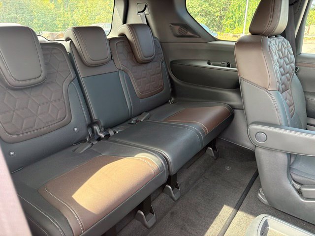 Used 2025 Nissan Armada Platinum AWD/4WD image 26