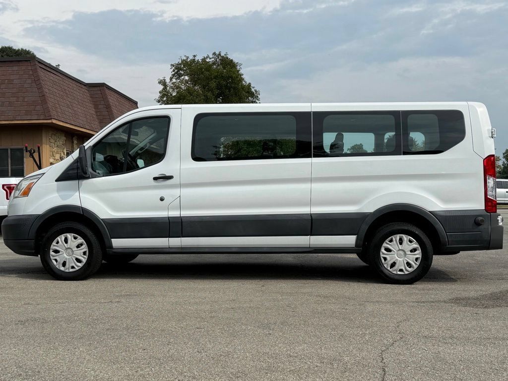 Used 2017 Ford Transit 350 XLT RWD image 2