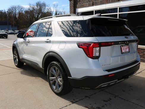 New 2026 Ford Explorer Active w/ Active Comfort Package image 5