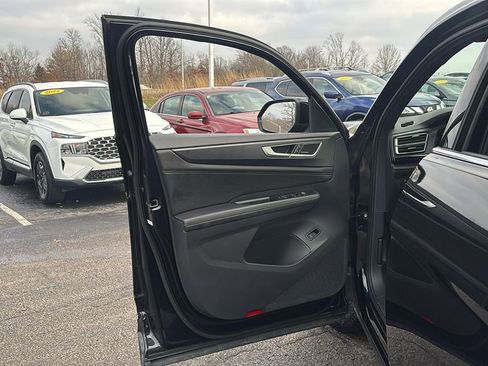 Used 2025 Volkswagen Atlas Cross Sport SEL Premium R-Line image 11