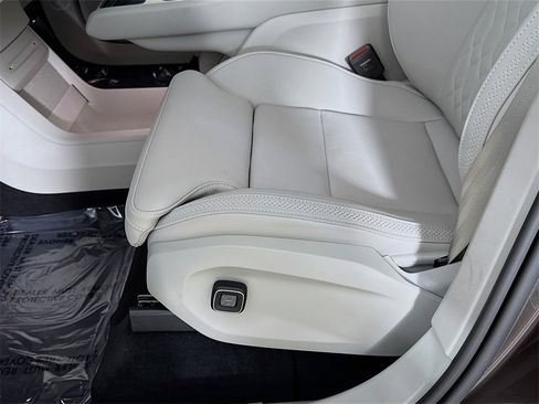 New 2025 Volvo EX90 Ultra w/ Protection Package Premier image 19