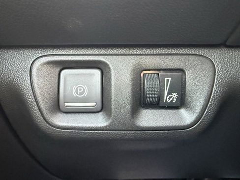 Used 2018 GMC Acadia Denali image 23