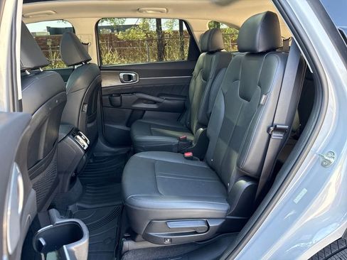 Used 2025 Kia Sorento SX image 24