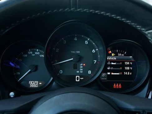Certified 2023 Porsche Macan AWD/4WD image 11