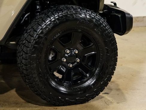 Used 2022 Jeep Gladiator Mojave w/ LED Lighting Group image 21