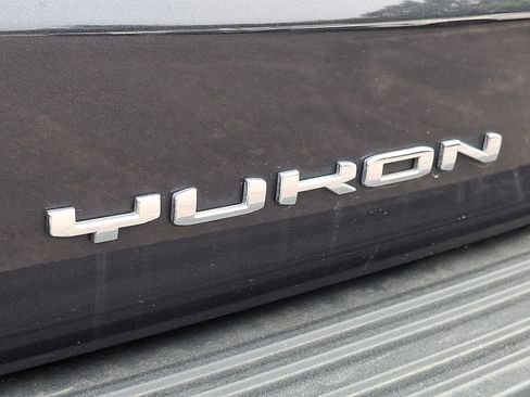 Used 2023 GMC Yukon AT4 w/ AT4 Premium Plus Package AWD/4WD image 30