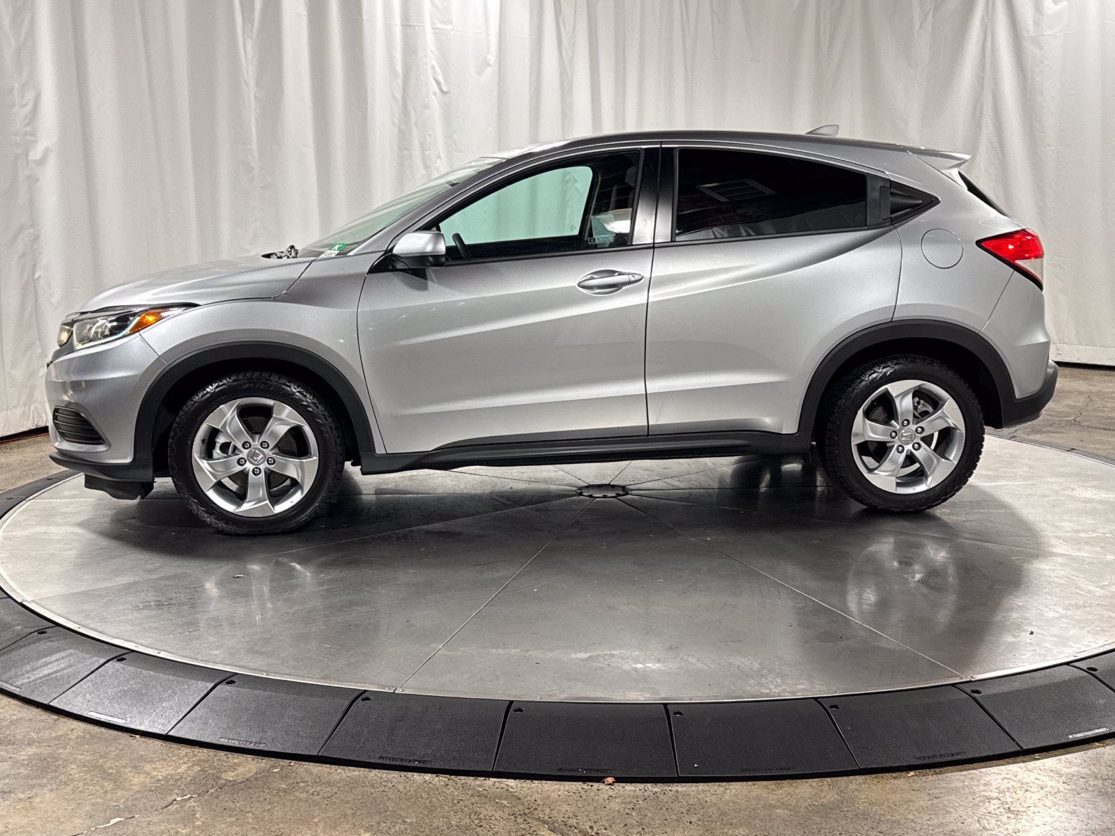 Certified 2019 Honda HR-V LX image 6