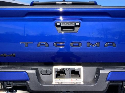 Used 2025 Toyota Tacoma SR5 image 31
