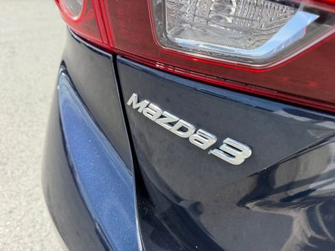 Used 2018 MAZDA MAZDA3 Sport image 10