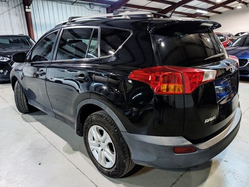 Used 2014 Toyota RAV4 LE AWD/4WD image 5