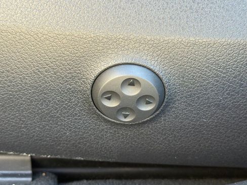 Used 2025 Mercedes-Benz C 300 Sedan image 28