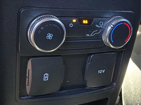 Used 2020 Ford Explorer XLT w/ Equipment Group 202A image 16