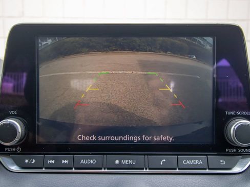 Used 2021 Nissan Sentra SV FWD image 27