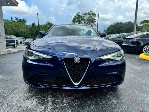 Used 2018 Alfa Romeo Giulia AWD image 4