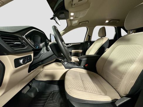 Used 2020 Ford Escape SE image 22