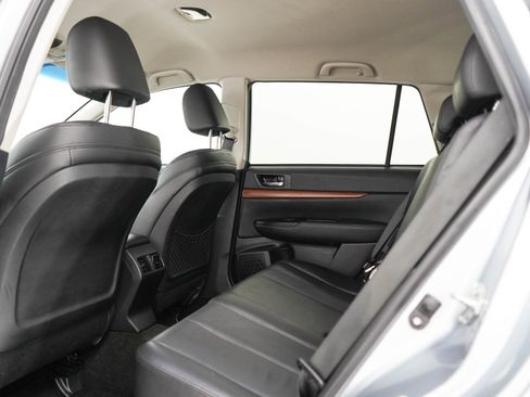 Used 2013 Subaru Outback 2.5i Limited AWD/4WD image 17
