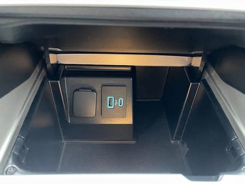 Used 2020 Ford Explorer XLT w/ Comfort Package image 24