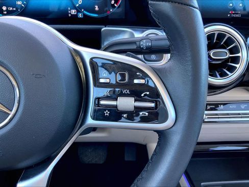 Certified 2022 Mercedes-Benz GLB 250 image 25