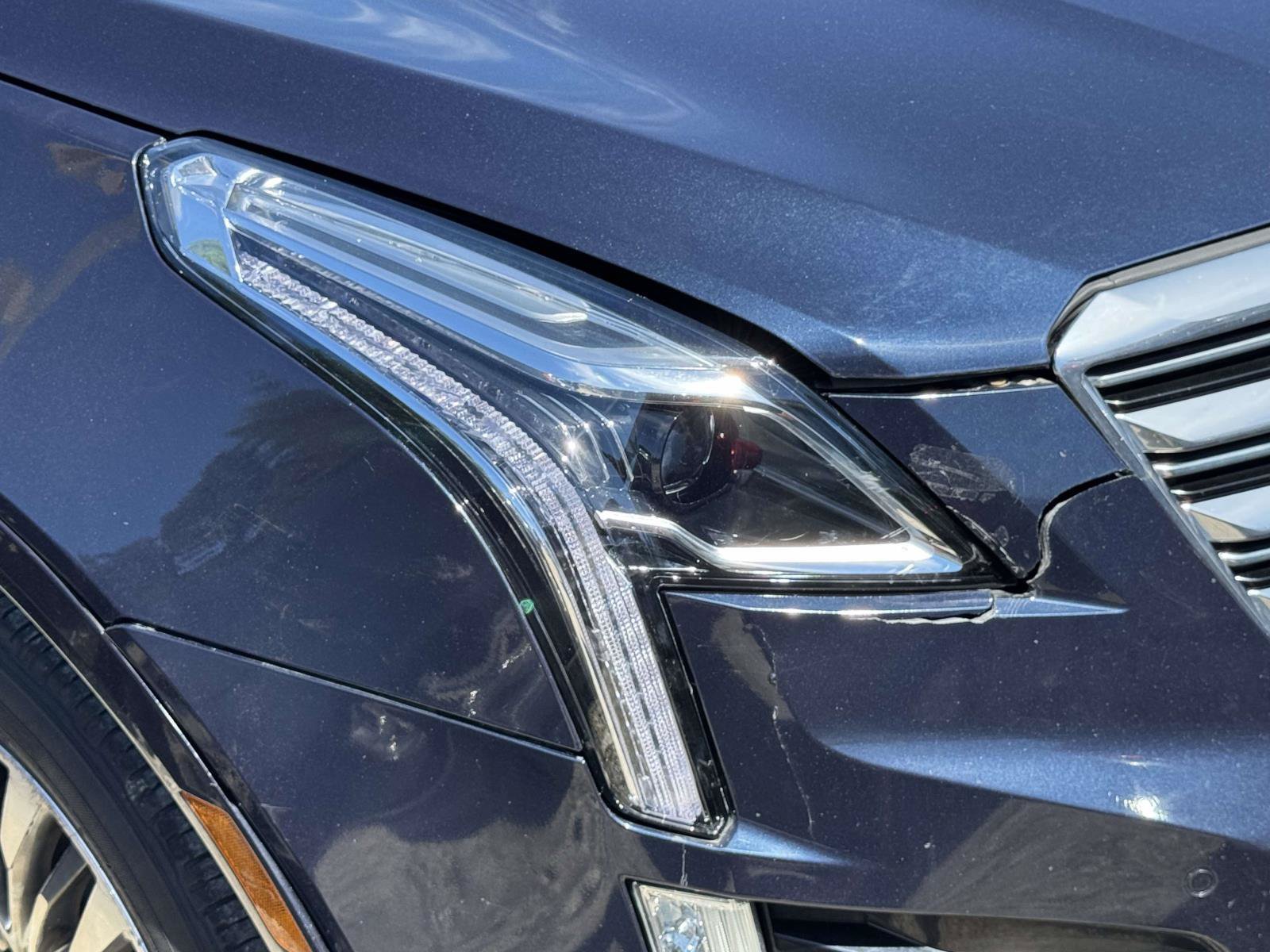Used 2017 Cadillac XT5 Premium Luxury w/ LPO, Wheel Lock Package AWD/4WD image 6