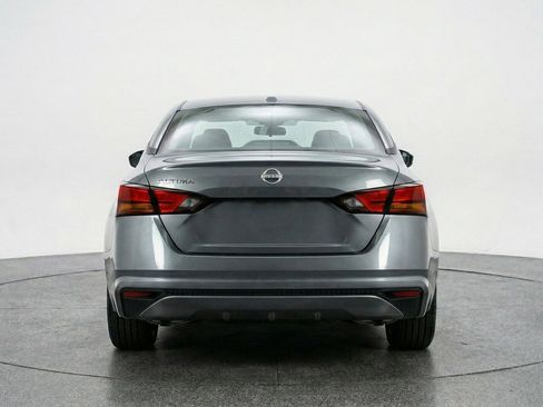 Used 2025 Nissan Altima 2.5 SV image 6