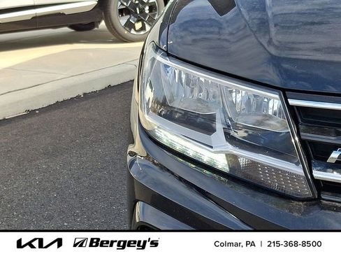Used 2021 Volkswagen Tiguan SE R-Line image 11