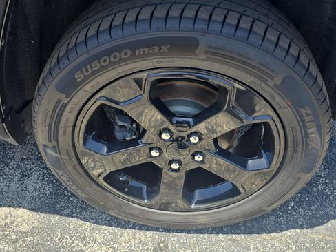 Used 2018 Jeep Grand Cherokee Laredo AWD/4WD image 7