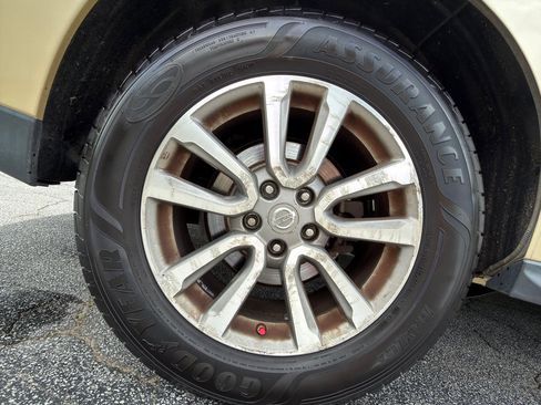 Used 2013 Nissan Pathfinder SV AWD/4WD image 41