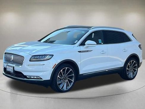 Used 2022 Lincoln Nautilus Reserve w/ Equipment Group 202A AWD/4WD image 2