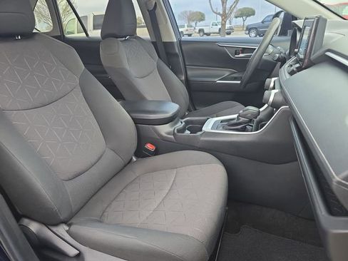Used 2019 Toyota RAV4 XLE w/ Convenience Package image 10
