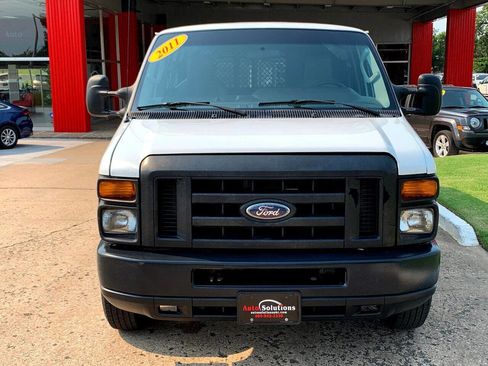 Used 2011 Ford E-350 and Econoline 350 Extended Super Duty image 2