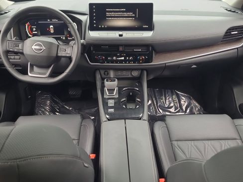 Used 2025 Nissan Rogue Platinum w/ Platinum Premium Package image 14