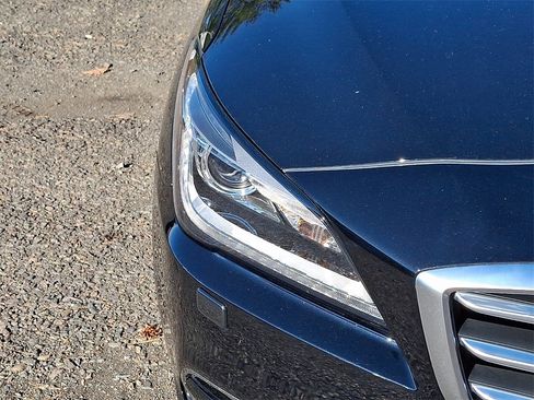 Used 2017 Genesis G80 3.8 image 9