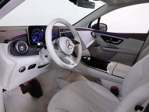 Certified 2023 Mercedes-Benz EQE 350+ 4MATIC SUV w/ Exclusive Trim Package image 28