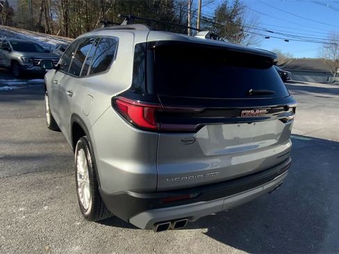Used 2024 GMC Acadia Elevation image 8