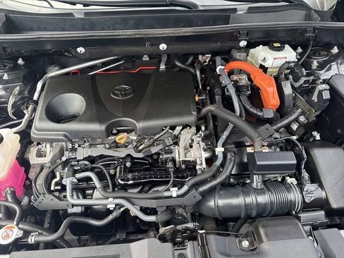 Used 2021 Toyota RAV4 XLE image 14