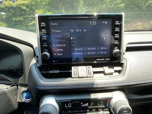 Used 2022 Toyota RAV4 XSE w/ XSE Grade Weather Package AWD/4WD image 15