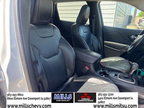 Used 2016 Jeep Cherokee High Altitude AWD/4WD image 28