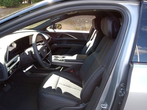 New 2025 Cadillac Lyriq Sport image 12