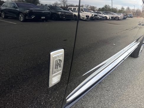 Used 2025 Rolls-Royce Cullinan AWD/4WD image 37