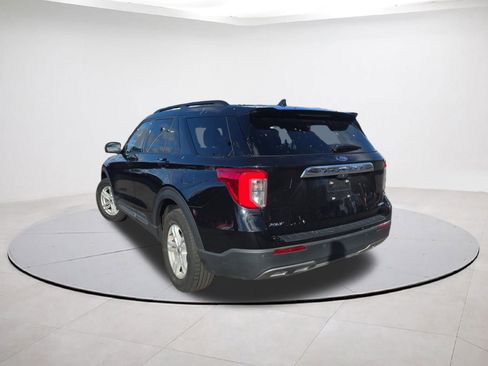 Certified 2022 Ford Explorer XLT w/ Equipment Group 202A image 5