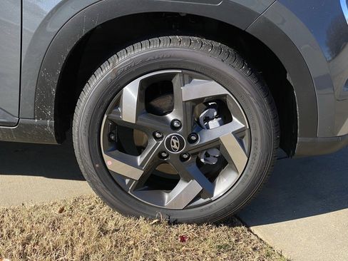 New 2025 Hyundai Venue SEL image 32